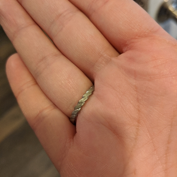 Silver ring - Picture 4 of 5